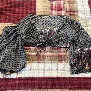 Black and White Paisley Women's Top